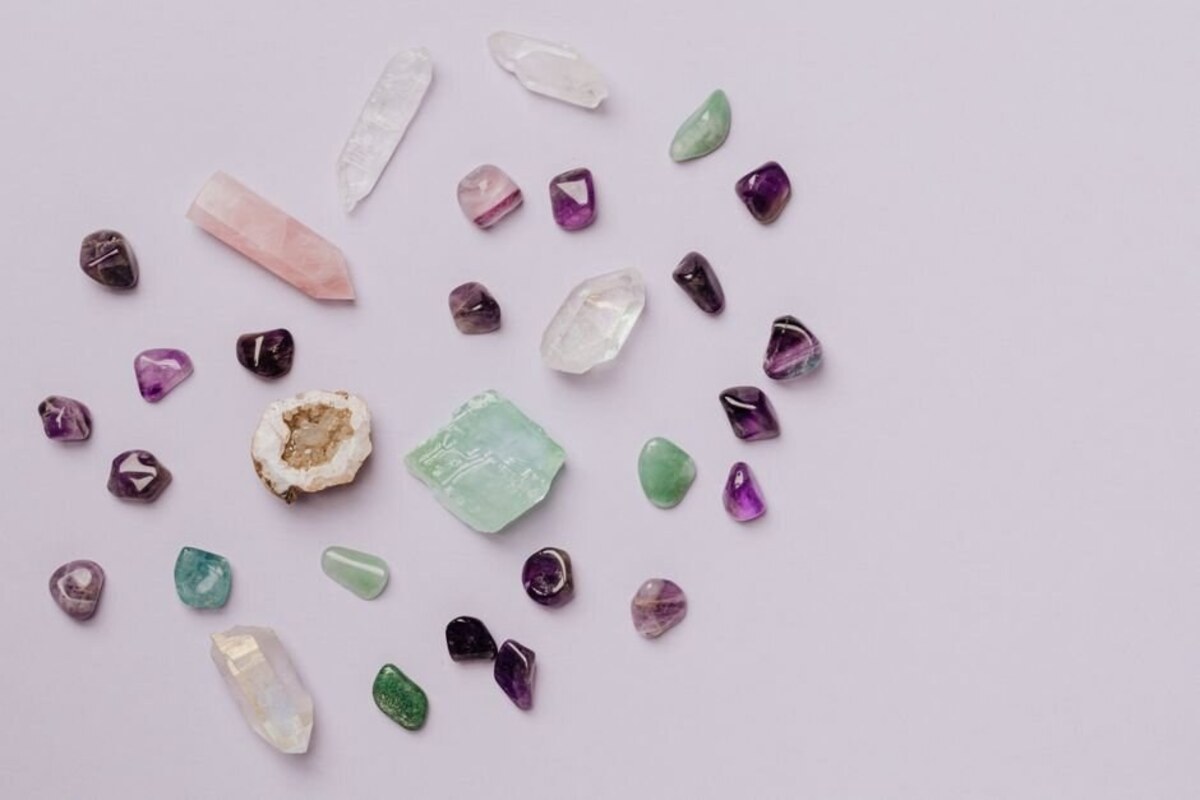 Đá Theo Tháng Sinh (Birthstone) Là Gì? Bảng 12 Tháng Chuẩn Quốc Tế