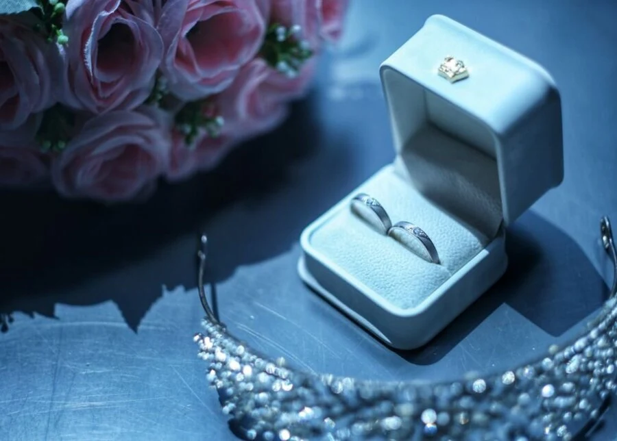 Minh họa nội dung: Moissanite là gì? Moissanite khác gì kim cương và cách phân biệt
