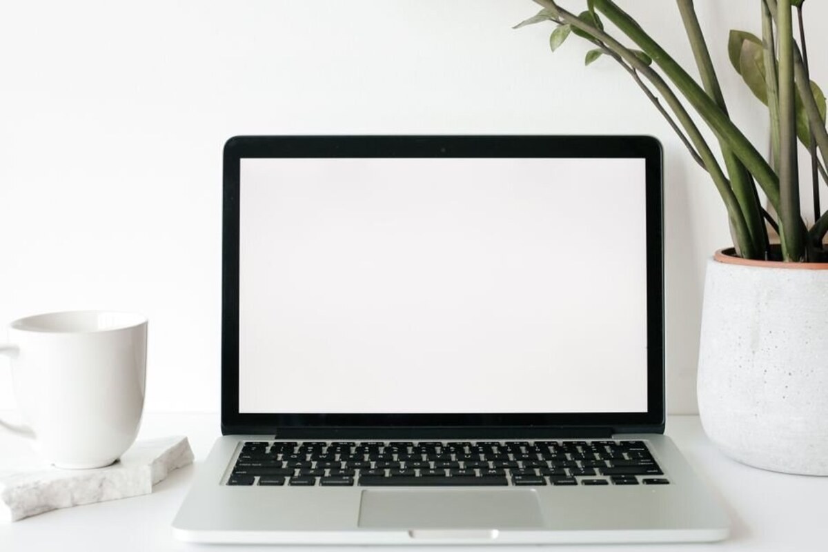 Ngày Đầu Đi Làm: Chọn Gì Đeo Để Khẳng Định Phong Cách Và Tự Tin?
