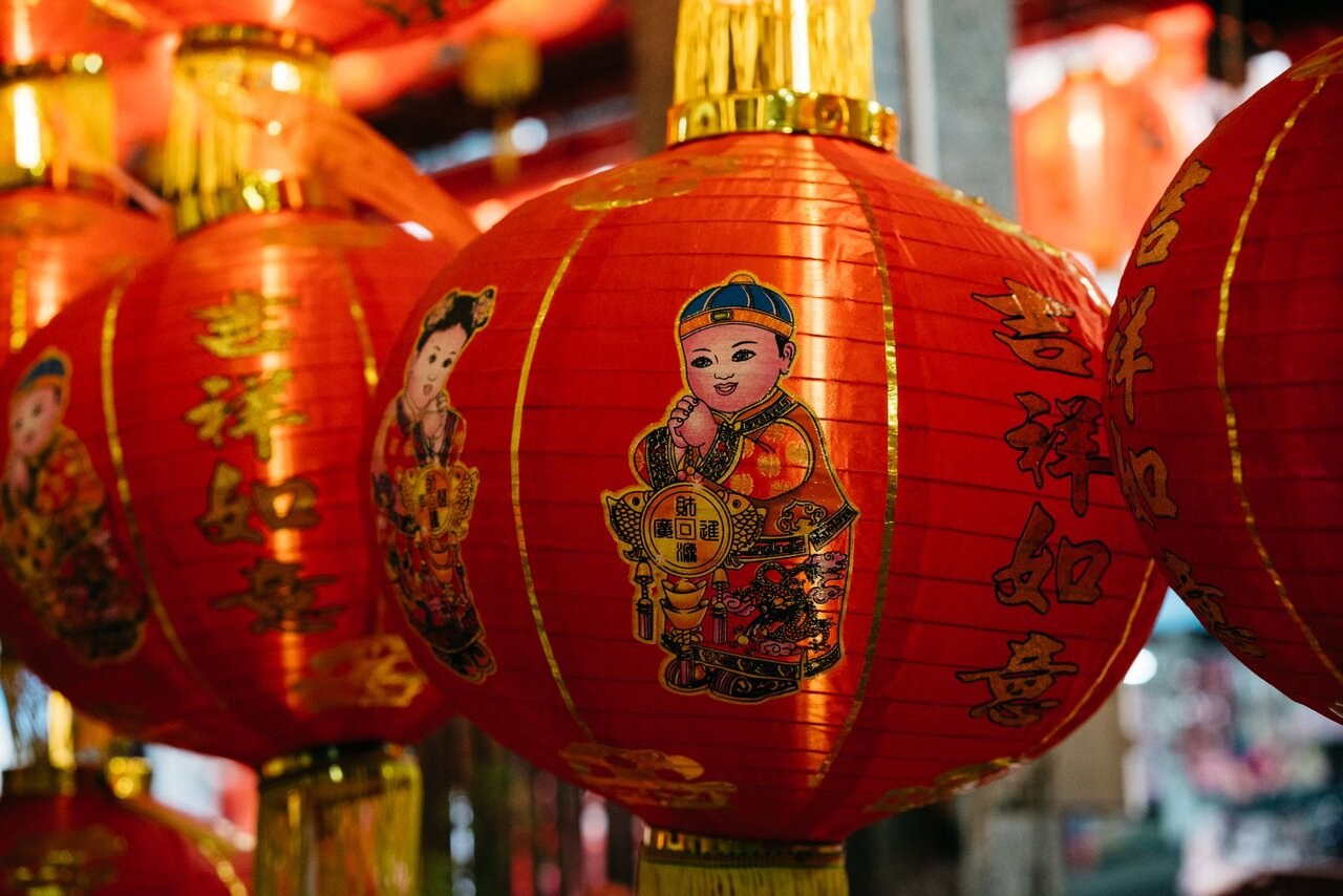 Xông đất Tết Đinh Mùi 2027: chọn người và giờ ra sao?